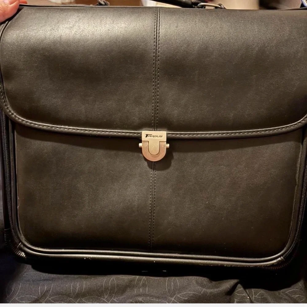 Targus Black Leather Briefcase with Silver Hardware